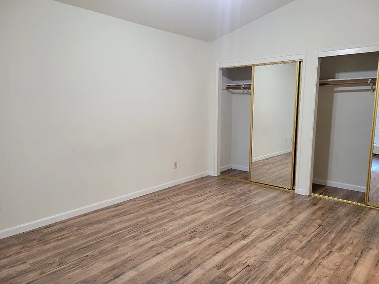 1812 College Greens Dr — Photo 10