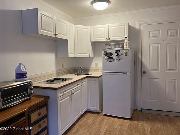 3rd image of 220 Broad St #B3