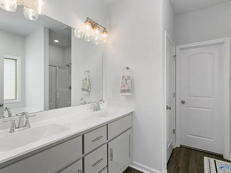 216 Portrait St — Photo 1