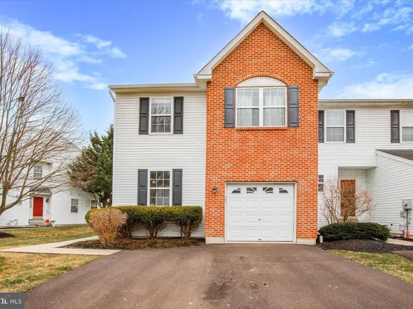 181 Hampshire Dr, Sellersville, PA 18960