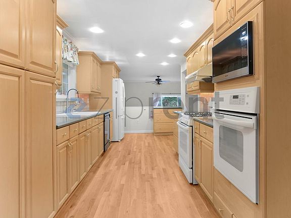 5th image of 6209 121st Ave SE