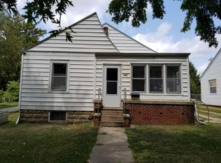 710 Shawnee St, Hiawatha, KS 66434