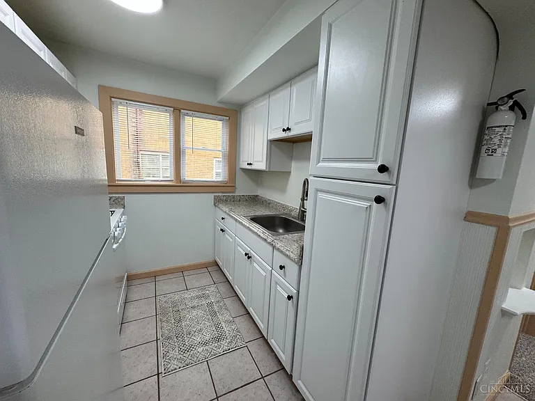 1589 Summit Rd #2 — Photo 7