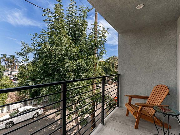 5th image of 1303 N Citrus Ave #1305