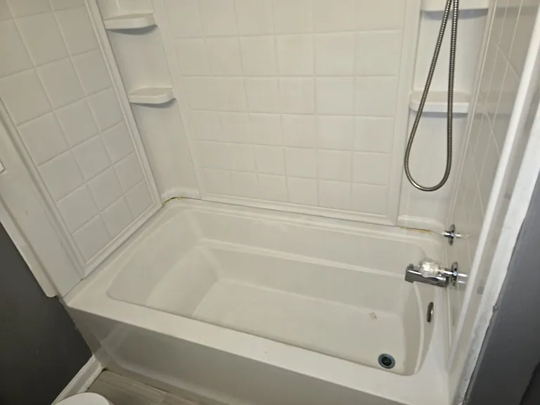 203 Grovewood Dr — Photo 7