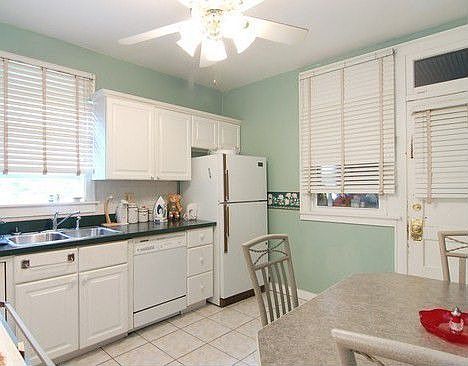 Eat in Kitchen