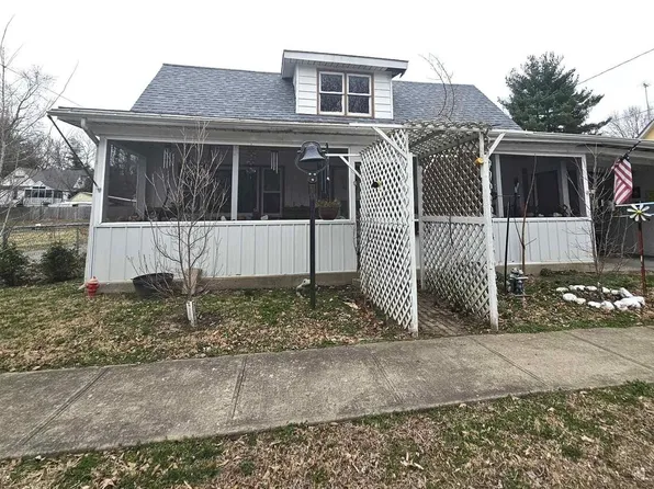 903 Jefferson Ave, Johnston City, IL 62951