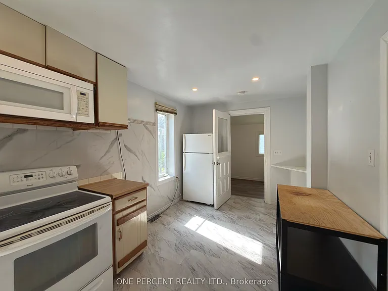 5082 Saint Lawrence Ave — Photo 13