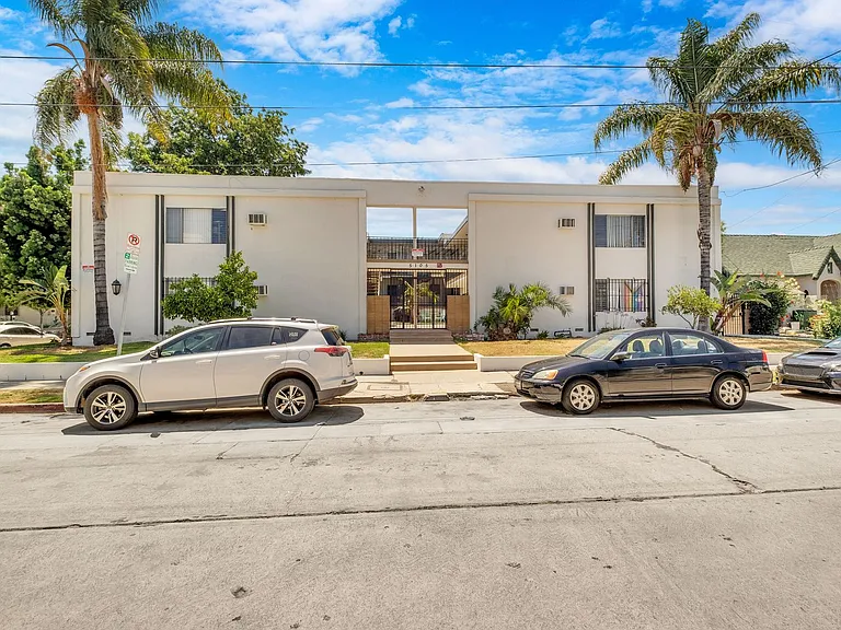 5105 Bakman Ave #18 — Photo 12