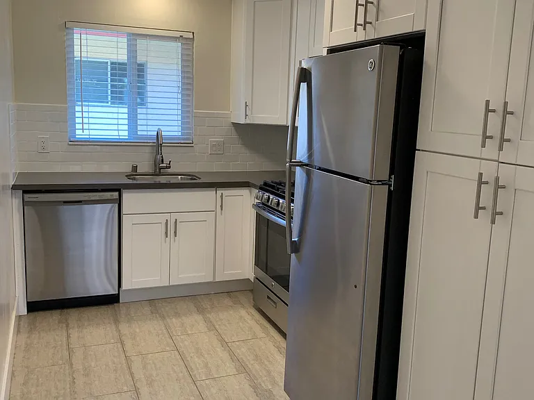530 Chestnut St — Photo 16