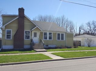 217 N Russell Ave, Aurora, IL 60506