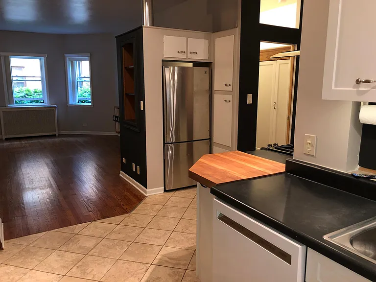 1214 W Jarvis Ave #G — Photo 2