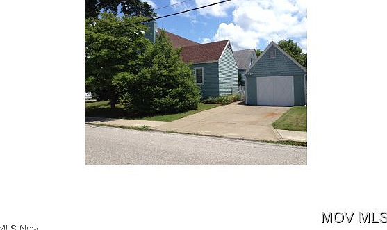 2nd image of 900 W Virginia Ave