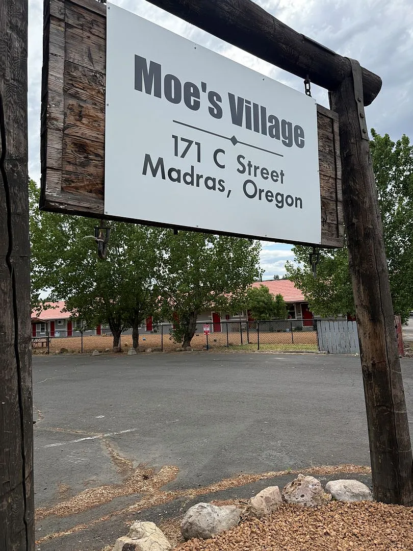 1 Bedroom / 1 Bathroom Apartment in Madras Oregon — Photo 1