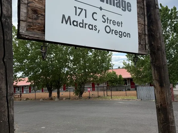 171 SW C St, Madras, OR