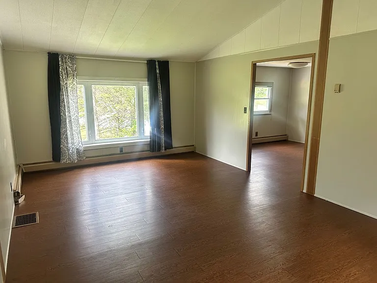 226 Roxbury Rd — Photo 6