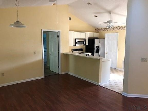 2nd image of 40 Farnell Ln