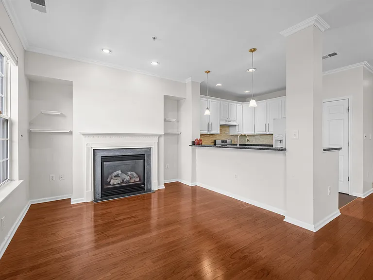 92 Lyon Ct — Photo 7