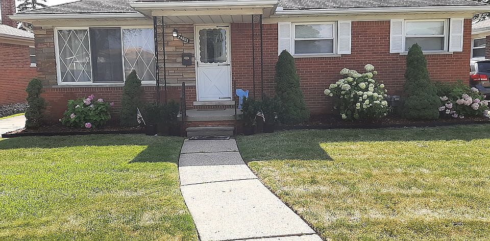 1st image of 24861 Warrington Ave