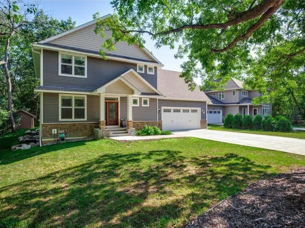 12601 Ridgemount Ave W, Minnetonka, MN 55305