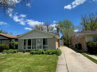 704 Laramie Ave, Wilmette, IL 60091
