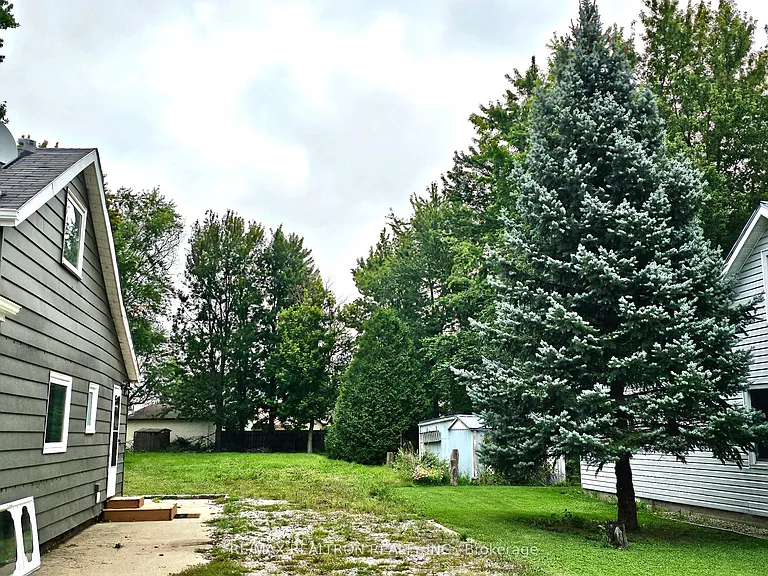 23 Ella St S — Photo 19