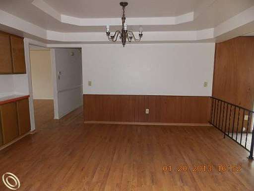 3rd image of 33917 Clifton Dr