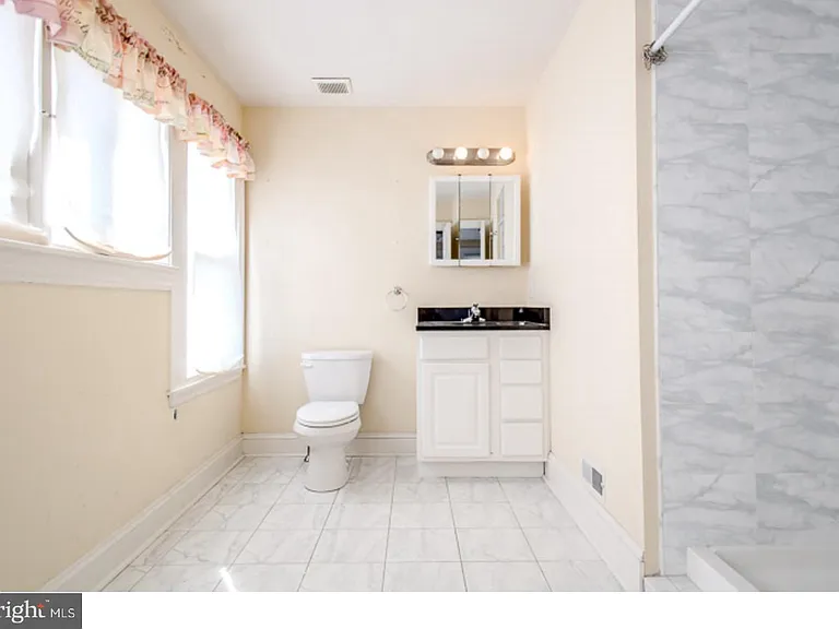 476 Lyceum Ave — Photo 14