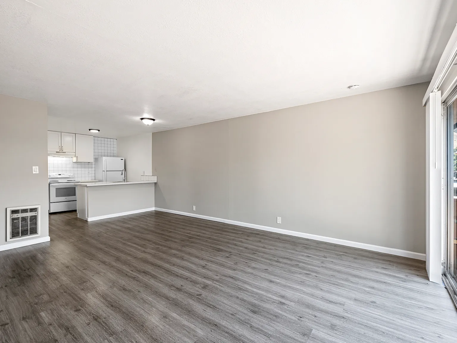 340 Industrial Parkway — Photo 2