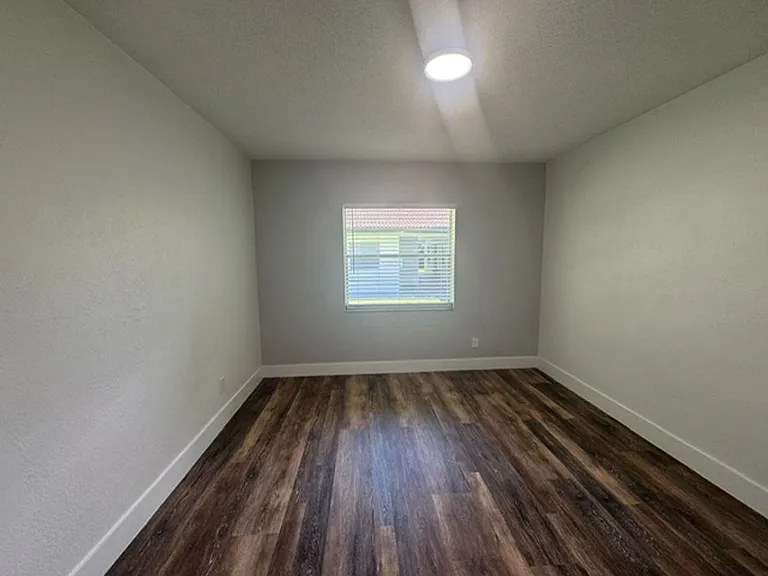 3315-3331 SW 15th Ave — Photo 18