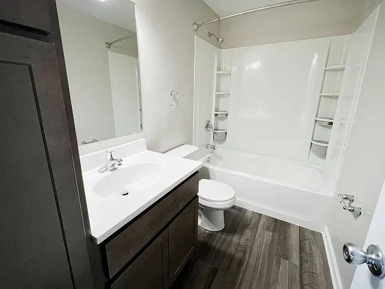 Woodhills Apartments — Photo 71