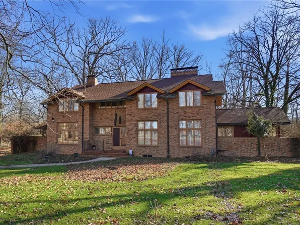 2438 Signal Hill Rd, Springfield, OH 45504