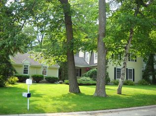 1130 Tanglewood Rd, Manitowoc, WI 54220