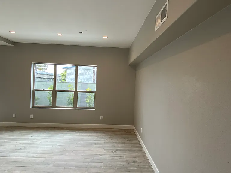 2062 Pomona Ave #B — Photo 14