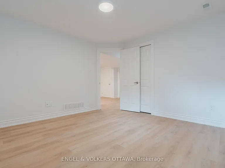1649 Rosebella Ave #B — Photo 17