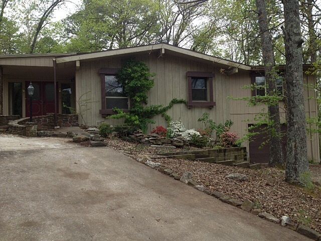 1st image of 1 Heywood Ln