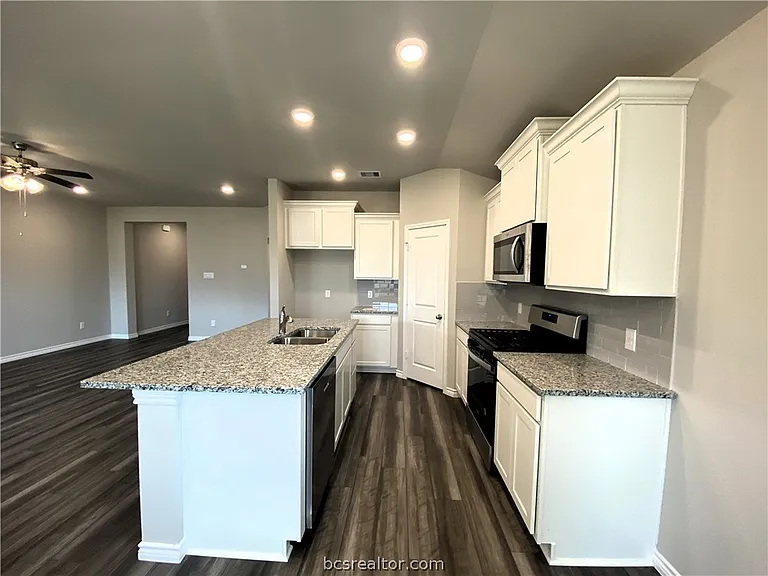 1112 Verona Dr — Photo 5