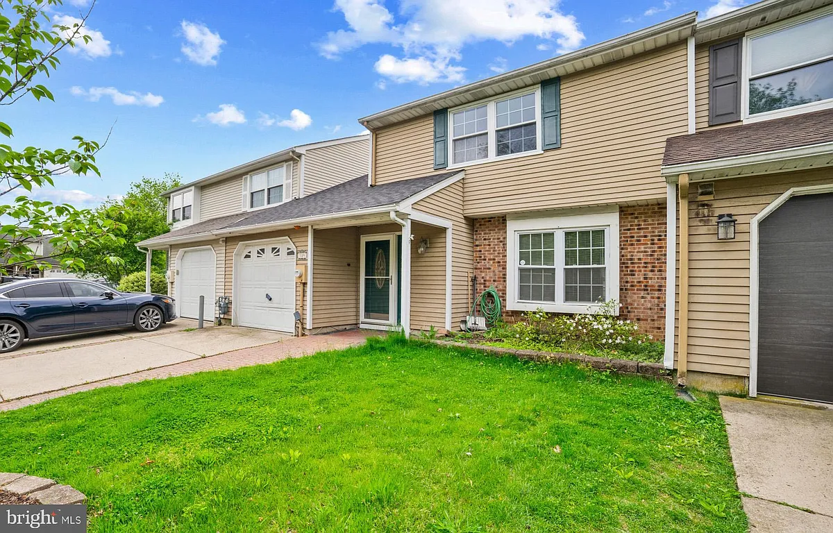Building Photo - 109 Stratton Ln