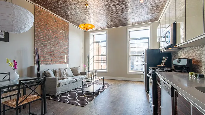 Rented by EXR | media 41