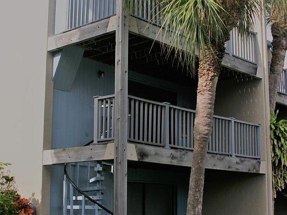 East elevation w balconies