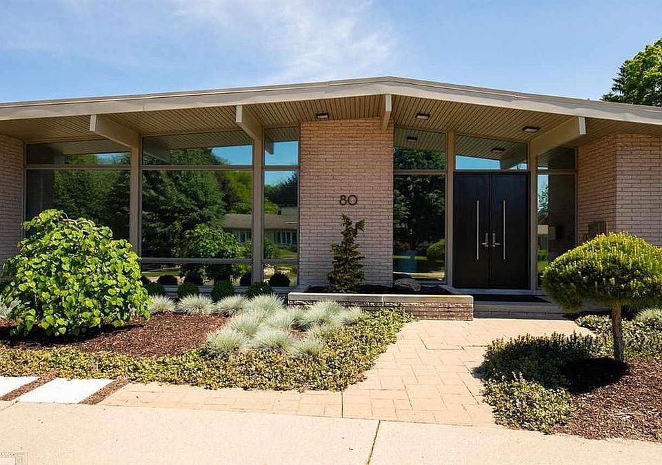 2nd image of 80 Briarcliff Pl