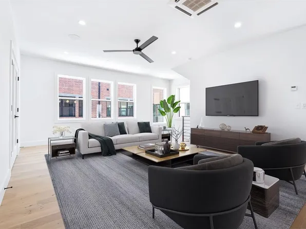 339 SW Sweetspire Ct, Bentonville, AR 72712