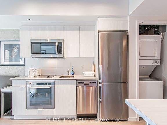 4th image of 105 Champagne Ave S #2912