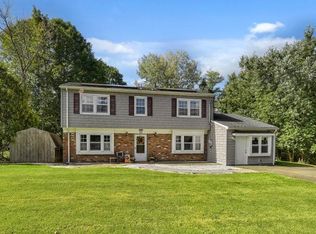 33 Thackeray Rd, Oakland, NJ 07436