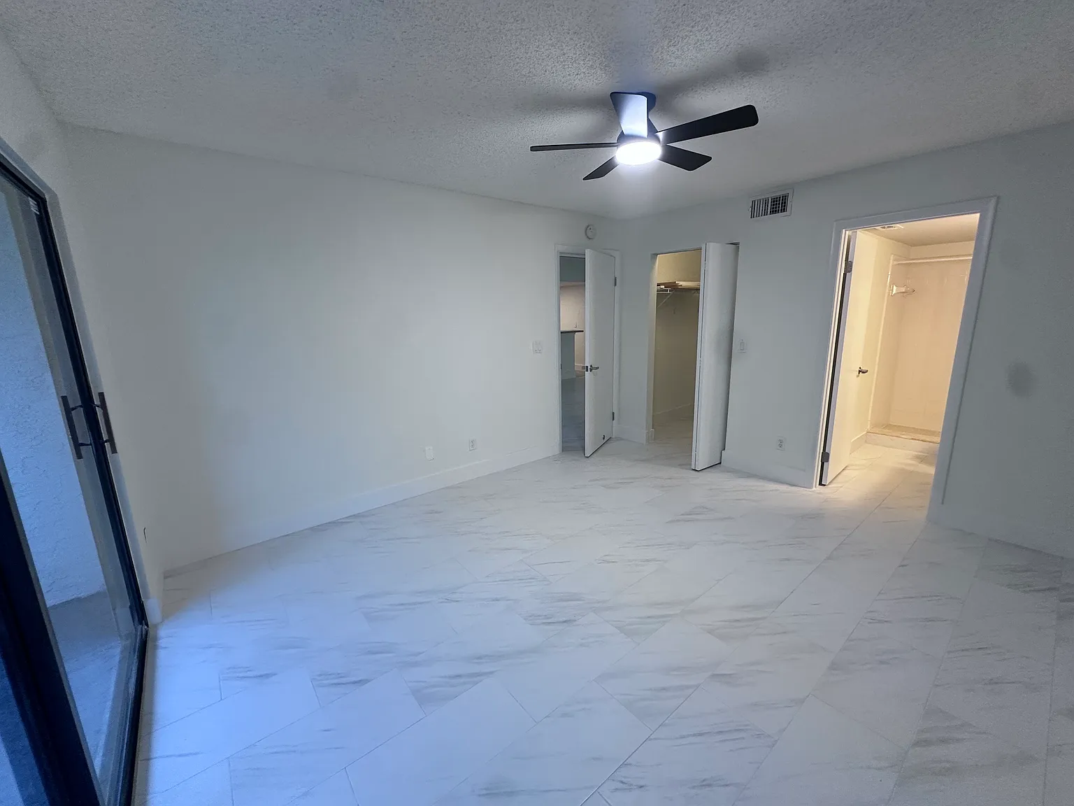3 bed, 1263 sqft, $2,895 — Photo 3