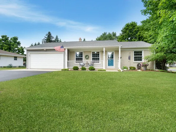 1674 Mapledale ROAD, West Bend, WI 53090