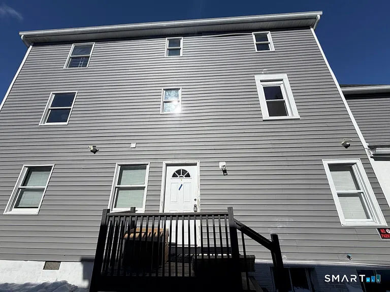 30 Dora St — Photo 1