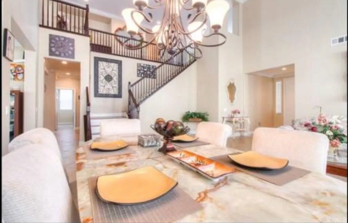 1 bed, 300 sqft, $899 — Photo 4