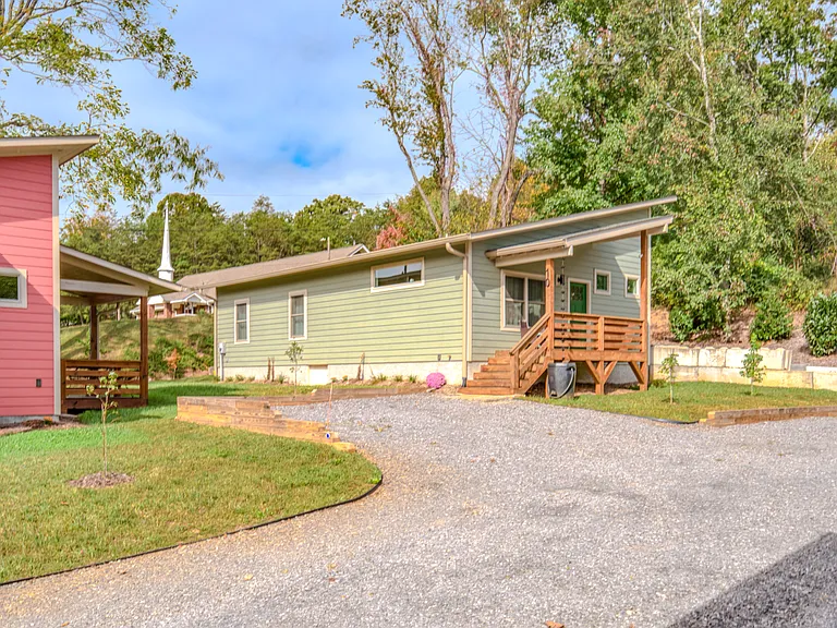 10 Sylvanella Ln — Photo 35