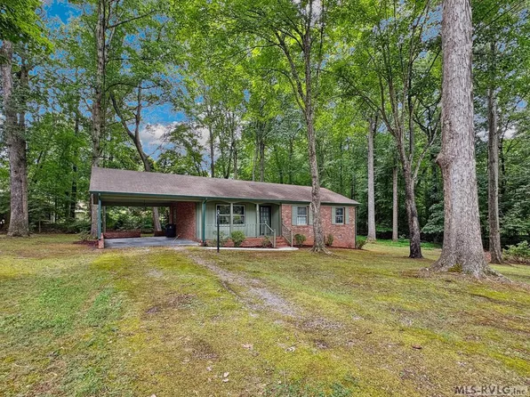 812 Holmes St, South Hill, VA 23970